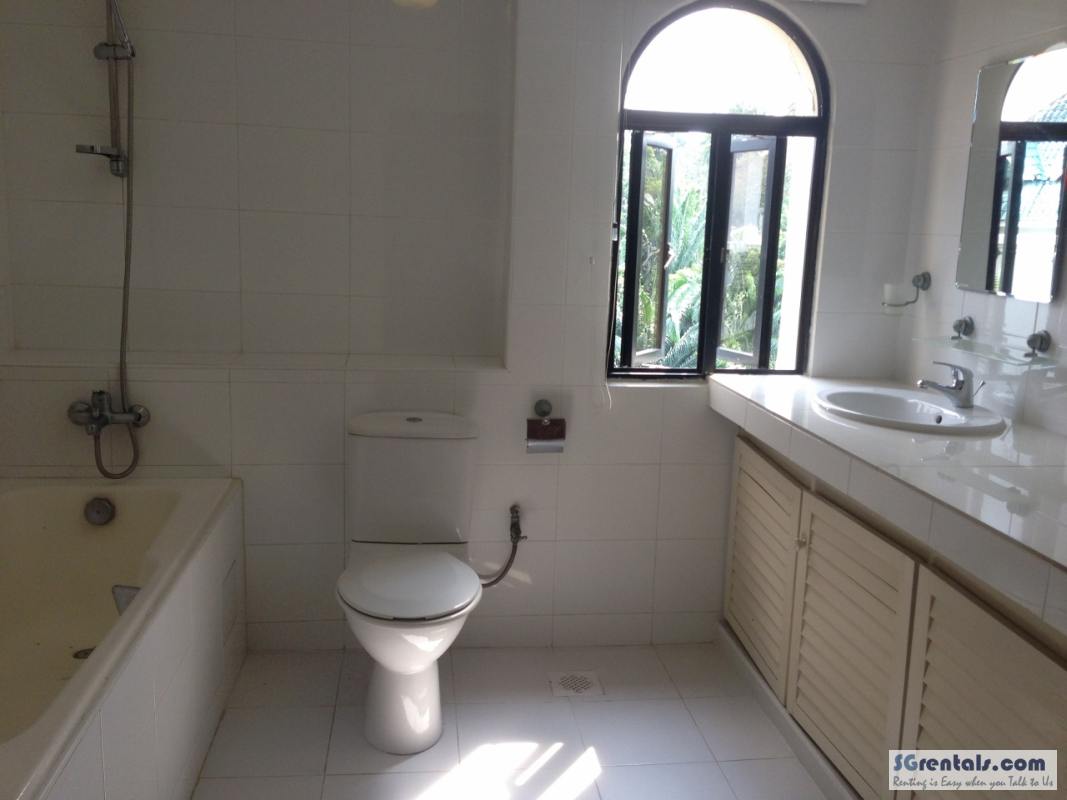 Point Loma 4 Bedroom with huge balcony/terrace in Bukit Timah area